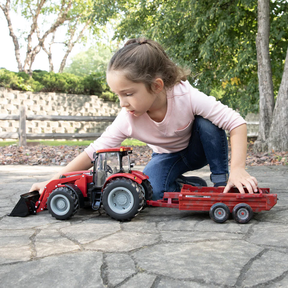 Big Farm Case IH 1:16 Scale Puma 195 Tractor with Spreader 44390 - Image 7