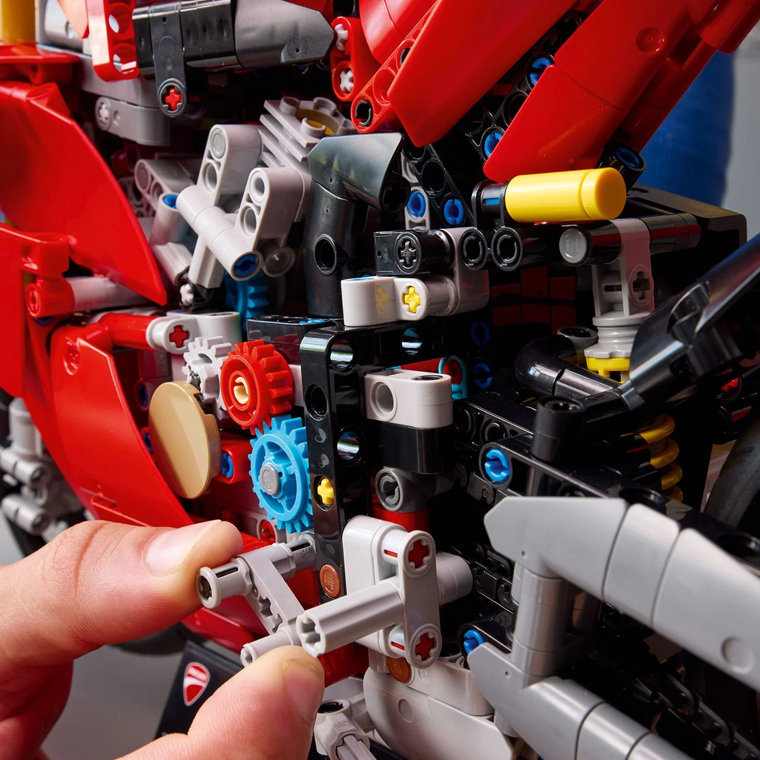 LEGO Technic Backhoe Loader 42197 - Image 11